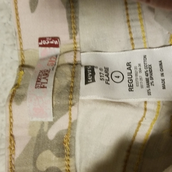 Levi's Girl's Stretch Flare Camo Jeans - Picture 6 of 12
